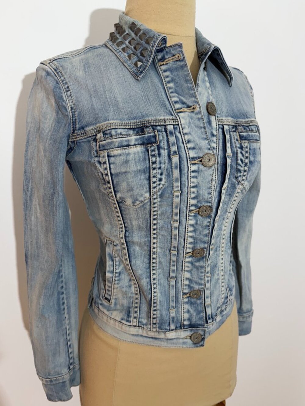 Buffalo David Bitton Y2K Nadine Stretch Studded Denim Jacket